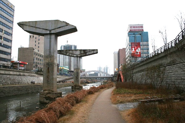 Cheonggyecheon Stream