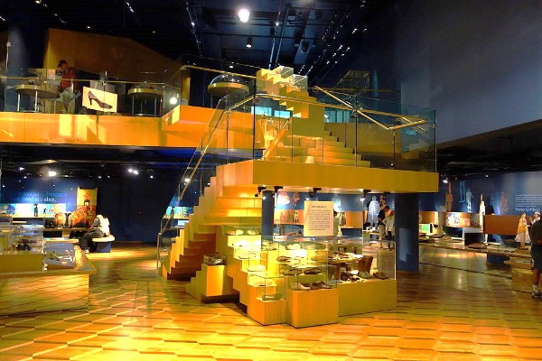 Bata Shoe Museum