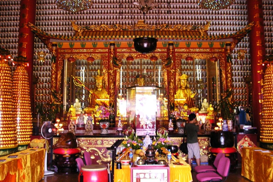 Ten Thousand Buddhas Monastery (Man Fat Sze)